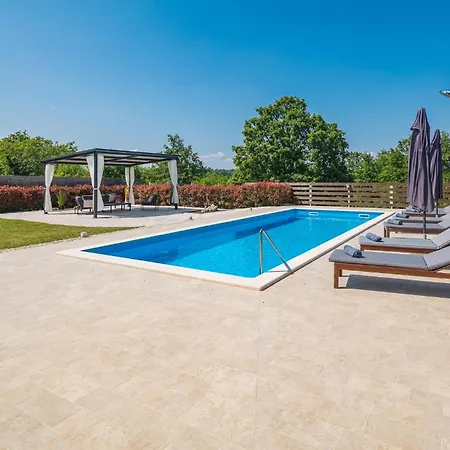 3 Bedroom Stunning In Ξενοδοχείο Žminj